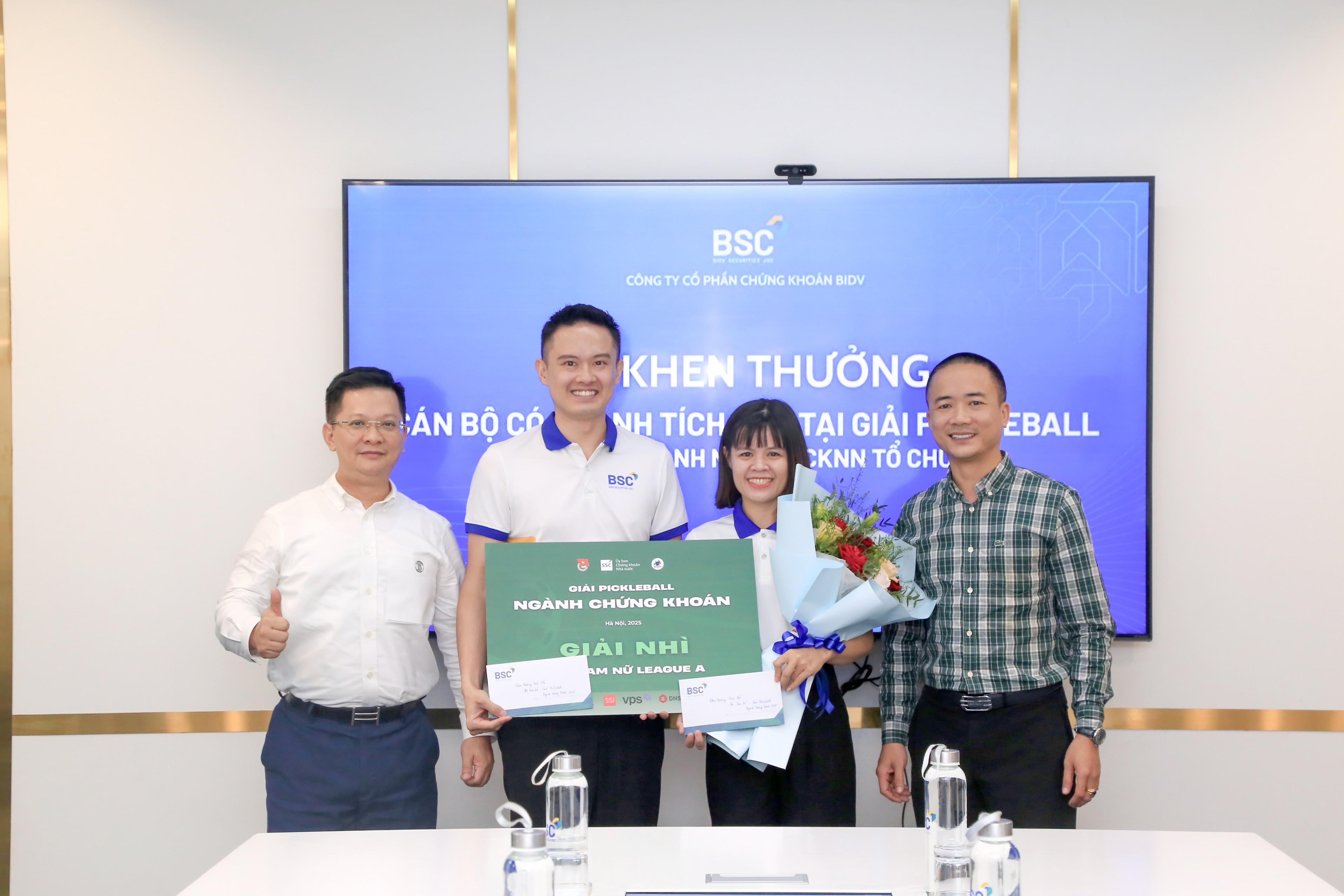 Lễ khen thưởng động viên cán bộ đạt giải cao tại Giải Pickleball do UBCKNN tổ chức