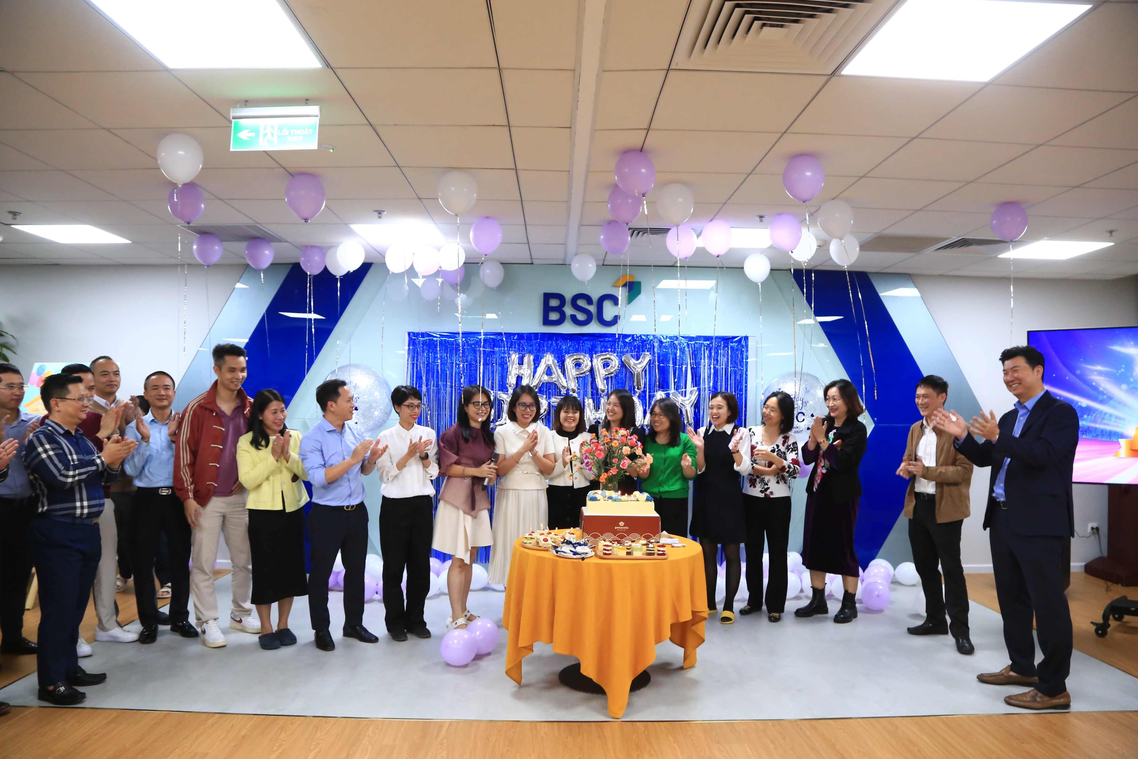 Kỷ niệm sinh nhật BSC 26 tuổi rộn ràng tiếng cười - đong đầy kỷ niệm tại Hội sở BSC Hà Nội